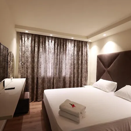 Luxury Apartment-tirana דירה *
