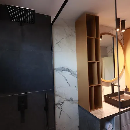 דירה Luxury Apartment-tirana טיראנה