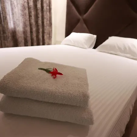 Luxury Apartment-tirana شقة