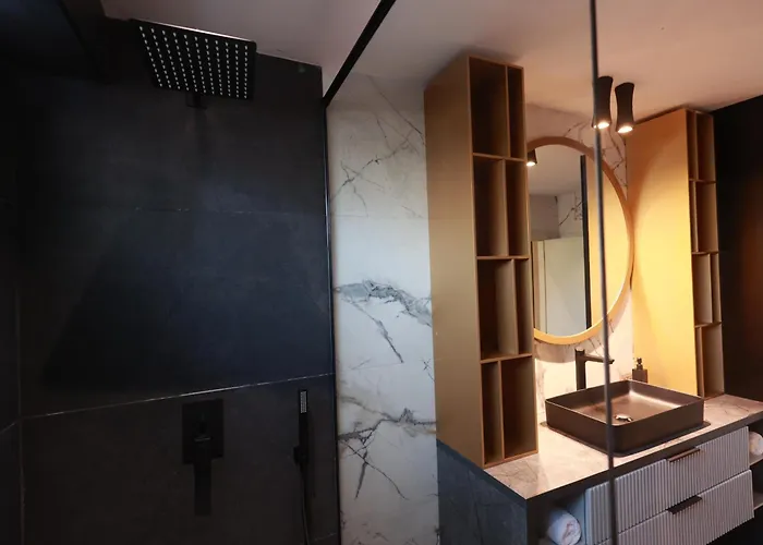 公寓 Luxury Apartment-tirana 地拉那